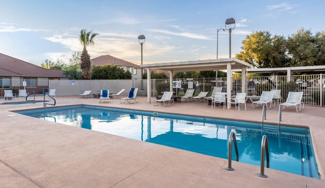 Newly Renovated Sparkling Springs by J and Amy BL990802
