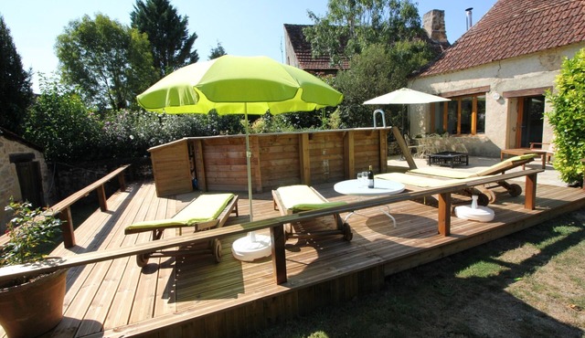 Newly Renovated Stone Barn with Pool in Beautiful Medieval Village in Dordogne