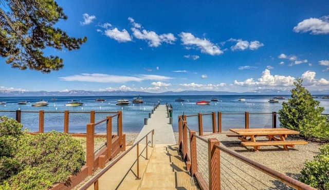 Newly Renovated, Stylish 4-bedroom 3-bath house in Tahoe City - Tahoe Park HOA