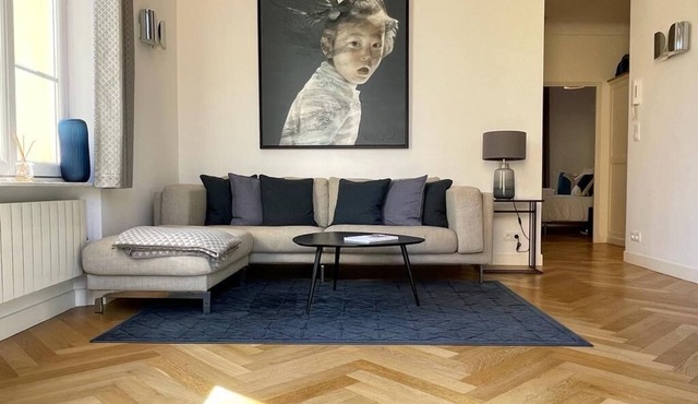 NEWLY RENOVATED stylish 2 Bed & 2 Bath Apt. in old Antibes with outdoor terrace