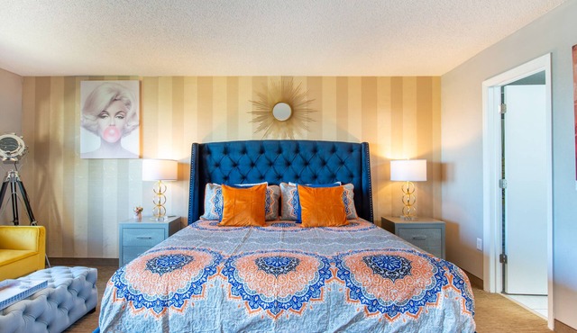 Newly Renovated Suite, Amazing Water View Best Location to Disney and Universal