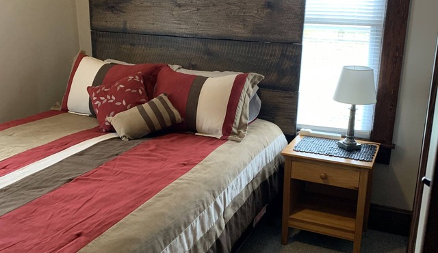 Newly Renovated Suite (Queen) near downtown Salem Indiana.