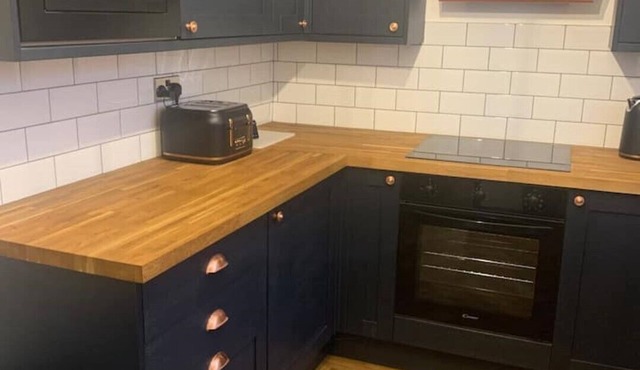 Newly renovated terrace in sought after area: Hospital, town, DW stadium