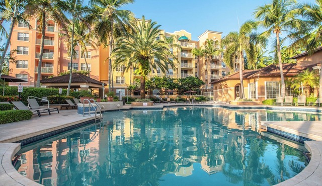 newly renovated the yacht club at aventura free parking