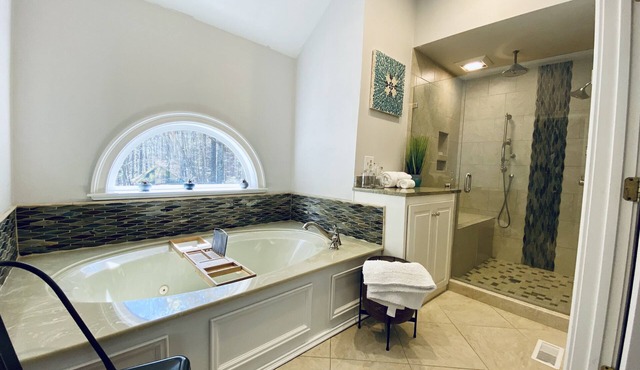 Newly Renovated! Trilith 1.5 miles 2 Master Suites