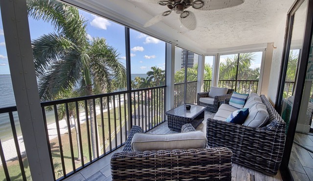 Newly Renovated Two Bedroom Condo with Stunning Views! Sanibel Harbour Resort 437 - B