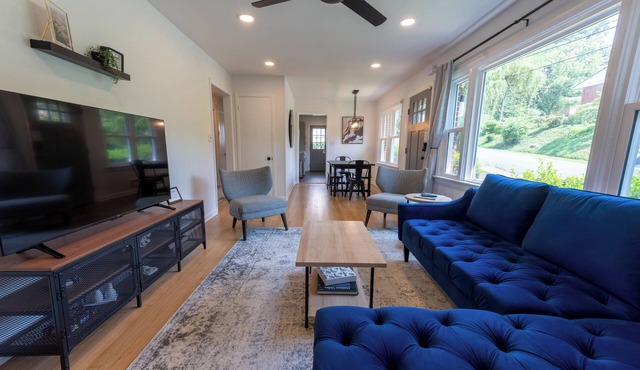 Newly-renovated 5BR home near UVA, Downtown, i64. Weddings/bachelorette parties!