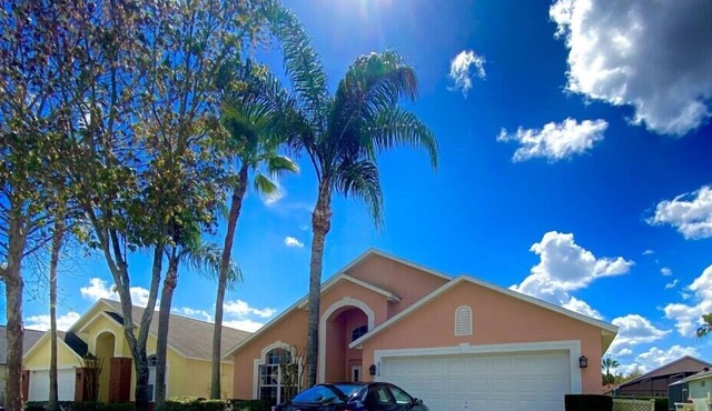 NEWLY RENOVATED!! 4 Bedroom Private home, South Facing pool