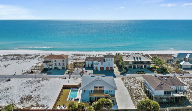 Newly Renovated! Heated Pool, Beach Gear, Pet Friendly, Gulf Views, Beach Access
