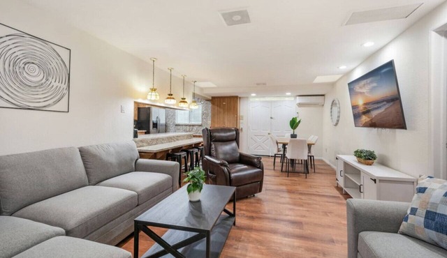 Newly Renovated Home | Spacious | Close 2 Hospital
