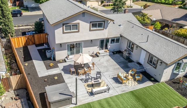 Newly Renovated Wine Country Home w/Guest House