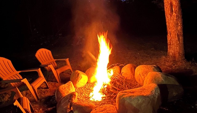 NEWLY RENOVATED WITH PRIVATE DOCK ON WHITE LAKE