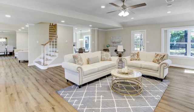 ★Newly Renovated★Family Retreat★CentralLocation