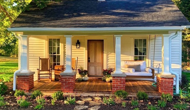 Newly Restored 2-bedroom cabin in Historic Arrow Rock