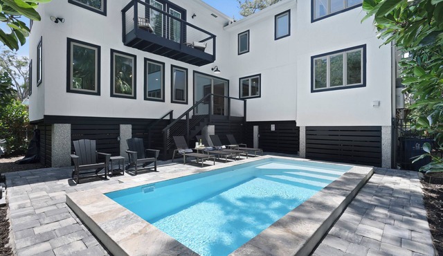 Newly Updated! In the heart of the St. Simons Village | Steps to the Ocean and Sea Island Lodge | Heated Pool