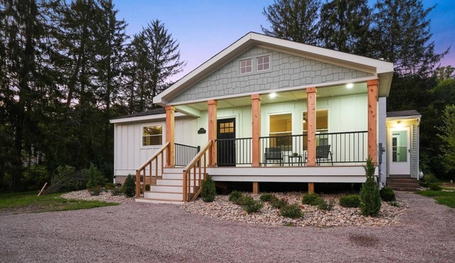 Newly Updated | 10 Acres | Dog-Friendly | Hot Tub