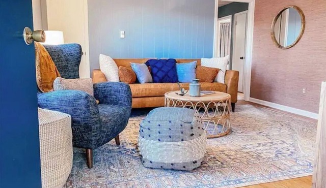 Newly updated 3 bedroom cottage with Solo Stove fire pit