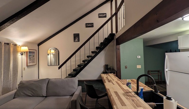 Newly Updated Chalet: Cozy Comfort w/Ski Mountain Views