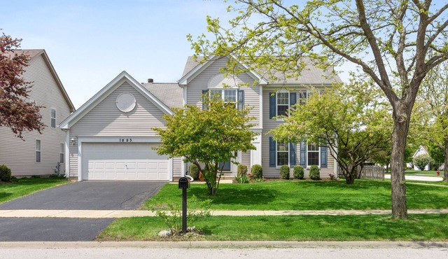 Newly Updated - Close to Everything - Naperville!
