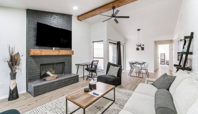 Newly Updated Cozy Home