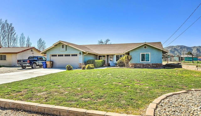Newly Updated, Dog-Friendly Peakview House!