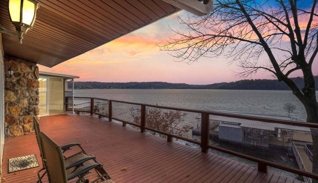 Newly Updated Interior, Sunroom w/Hot Tub, Deck, Deep Water Dock, Boat & PWC Slips