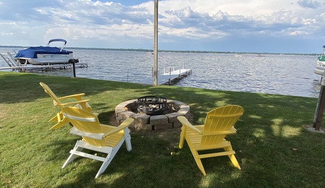 Newly updated Lakefront Houghton Lake home - close to popular sandbar.