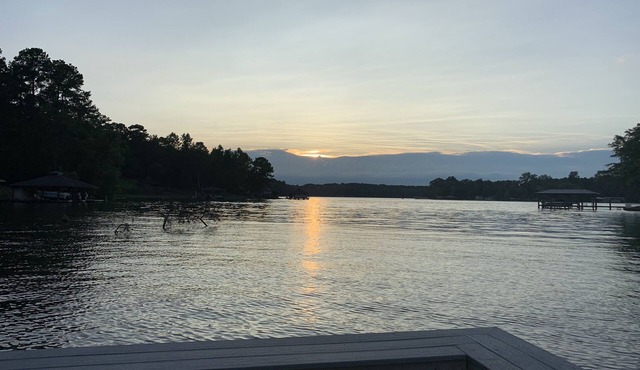 Newly Updated Spacious Home on Quiet Deep Water Cove with Amazing Views!