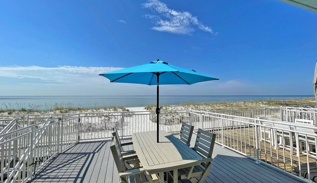 Newly Upgraded Gulf-Front Escape/Perfect for Creating Unforgettable Memories!