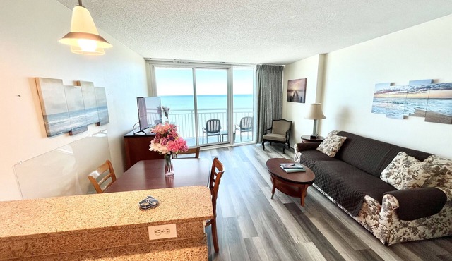 Newly Upgraded Great 1 bdrm oceanfront condo Near Broadwalk and Downtown