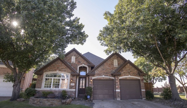 Newly upgraded, upscale home, relaxing neighborhood.