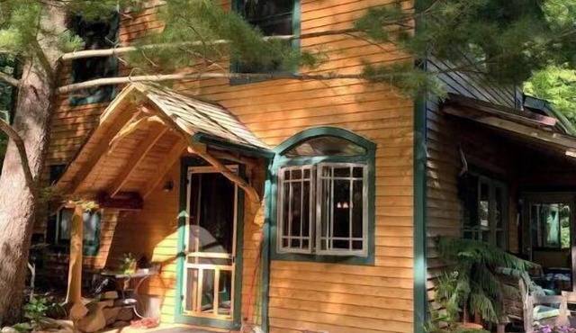 Newmoon Lodge 5 Star Reviews! Retreat near Arcadia, Crystal Mtn. Fall bookings!