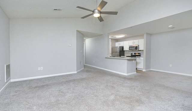 Newnan Lakes 2Bd Corporate Apartment