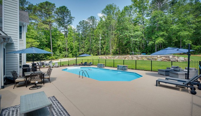 Newnan Vacation Rental w/Pool & Pickleball Court!