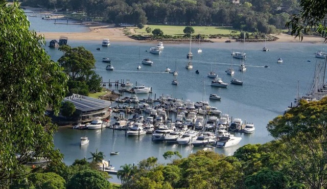 Newport Beach and Bush Getaway With Great Views