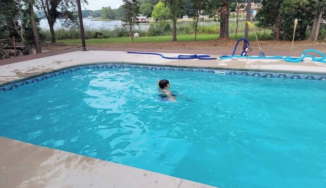 Newport News 4BR | Saltwater Pool and View