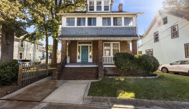 Newport Nook: Monthly Norfolk Rental - Sleeps 10!n4 bdrms/5 beds/2.5 baths