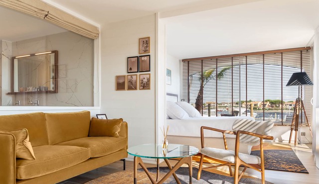 Newport Pavilion by Lagoon Island