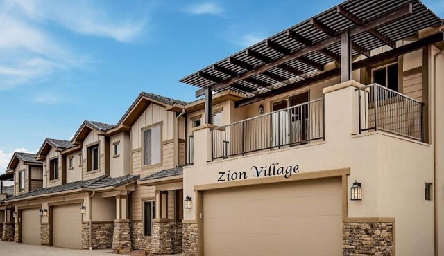 NEW🌟Spacious, Zion Village 7BD/6BA, Sleeps 32, Pool, Lazy River, View
