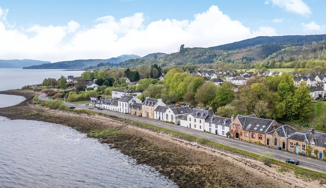 NEWTON HALL, pet friendly, character holiday cottage in Inveraray