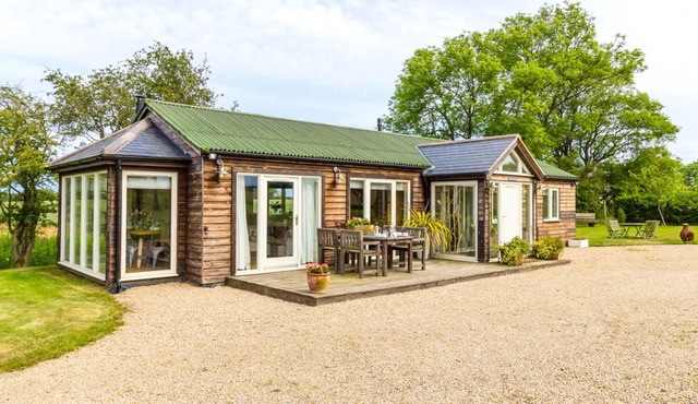 NEWTON RETREAT, family friendly, luxury holiday cottage in Embleton