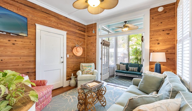 NEWTON'S NEST ~ Adult Only, 1st Floor 1 Bedroom, 1 Bath Condo w/Shared Pool!