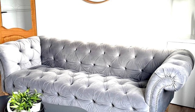 Newtown Hideaway- apartment with private driveway