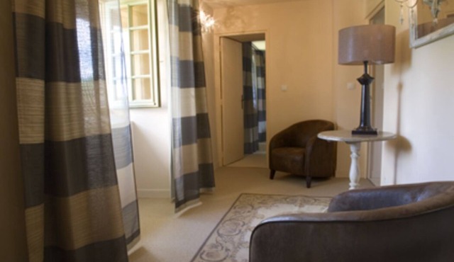 Next to 24 Heures du Mans: Exceptional manor house for 11 (+ annexes = 30 people)