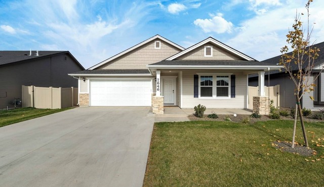 Next to Idaho Center~king bed~5 TVs~Room for all