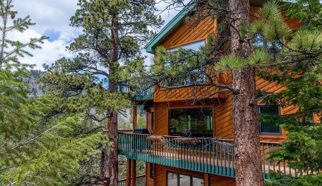 Next to Rocky Mtn Natl Pk Luxury Vacation Home Views & River Spotless [Specials]