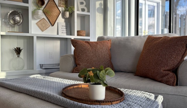 Next to Spearfish City Park, Spearfish Canyon and Downtown. Private Hot Tub!