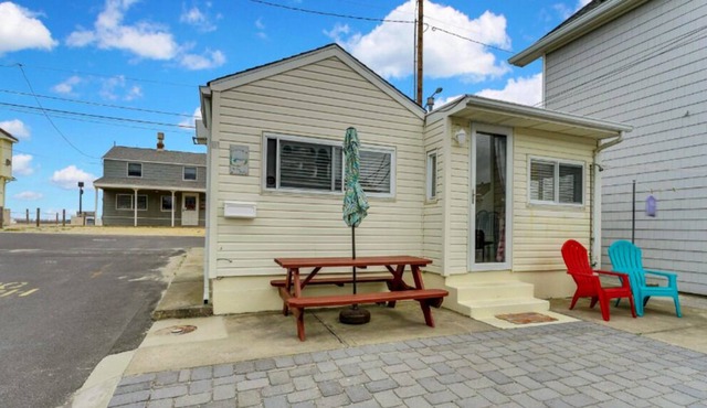 Next to the Beach +Parking