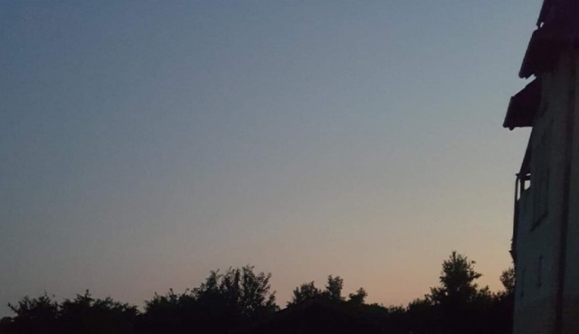 Next to the Manor - 6 to 10 people