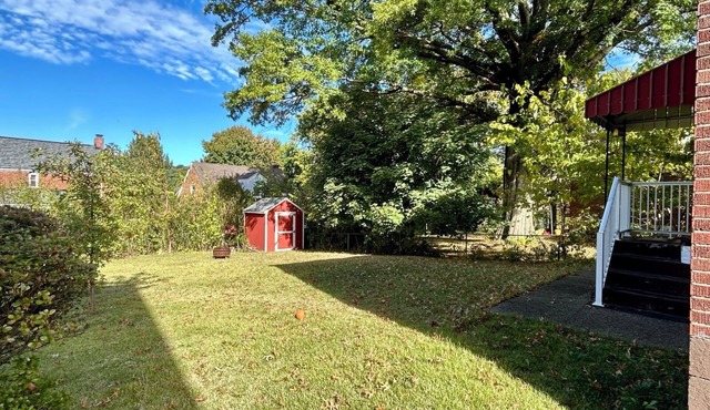 NFL DRAFT! Charming 2-bedroom house with parking. Minutes from Acrisure/Downtown